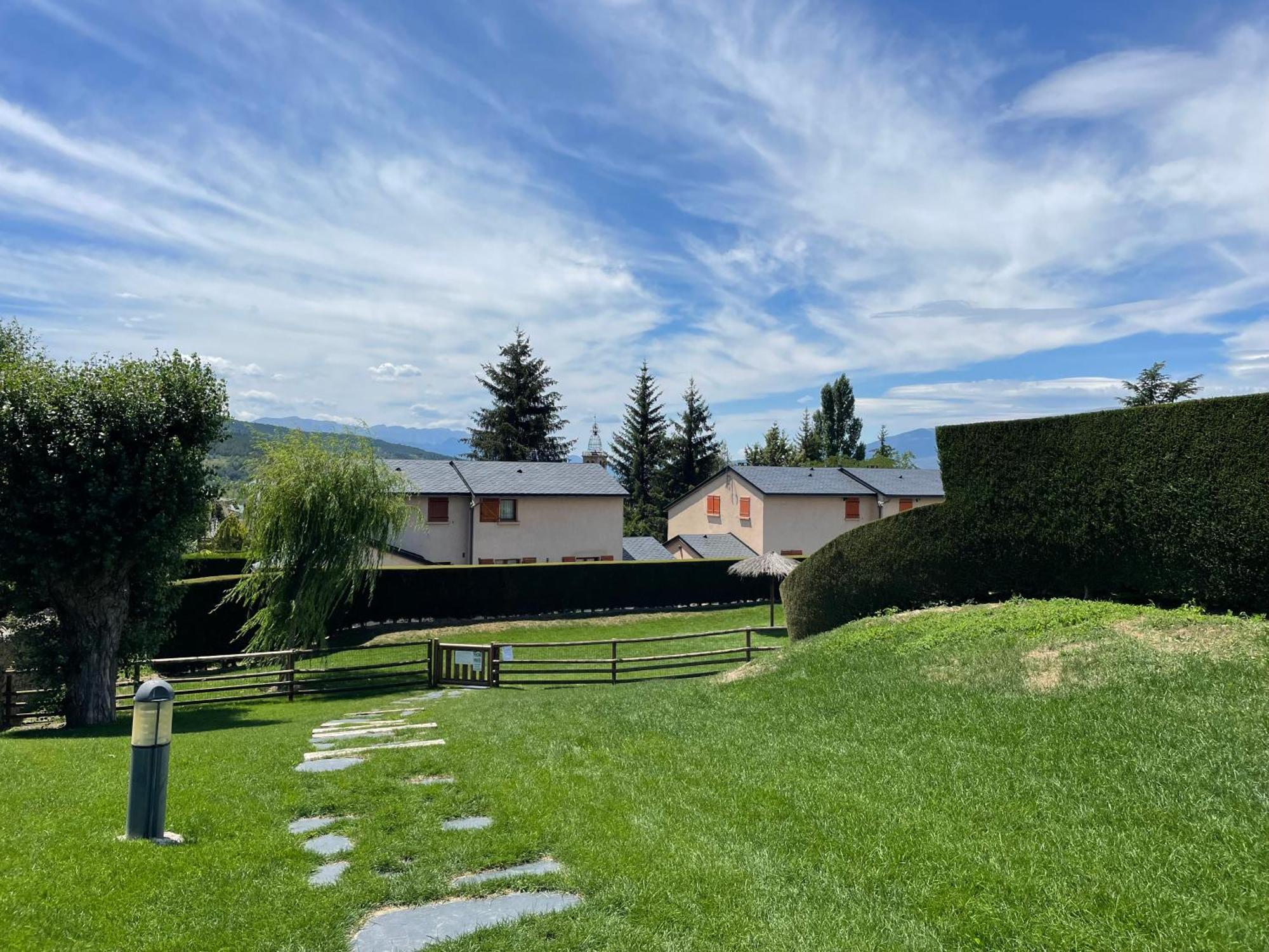 Apartamento Renovado Con Jardin Privado, Parking ,Wifi Y Piscina Osséja Екстериор снимка